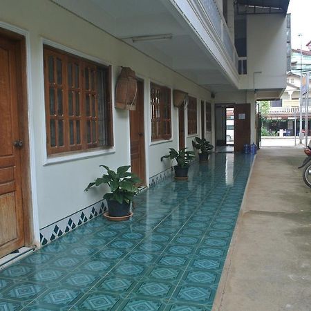 Nice Guesthouse Muang Phônsavan Екстериор снимка