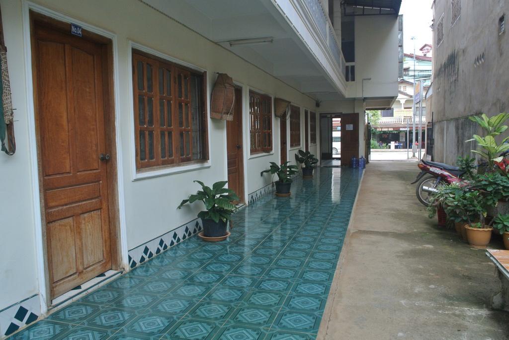 Nice Guesthouse Muang Phônsavan Екстериор снимка